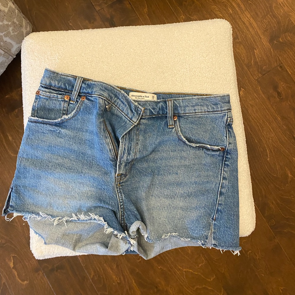 Abercrombie & Fitch womens high rise mom shorts